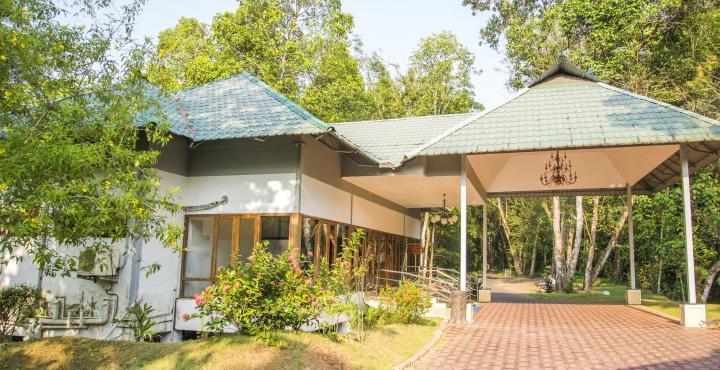 Ktdc Water Scapes Hotel Кумараком Екстериор снимка
