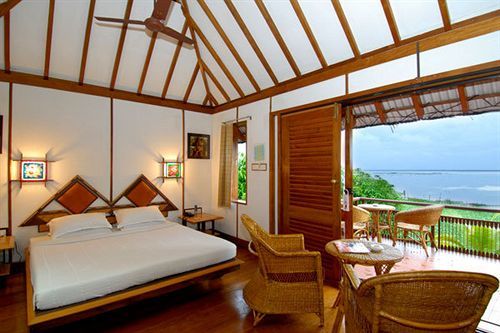Ktdc Water Scapes Hotel Кумараком Екстериор снимка