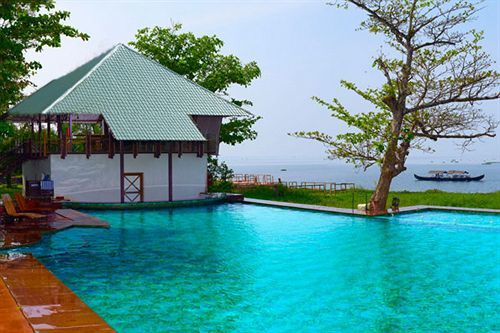 Ktdc Water Scapes Hotel Кумараком Екстериор снимка
